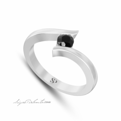 0.30 Karat Siyah Pırlanta Kadın Yüzük 1